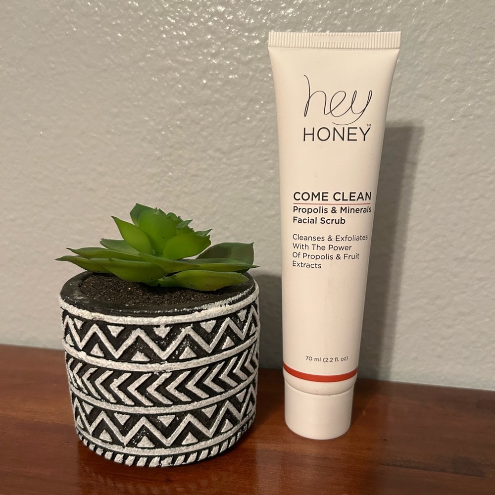 Hey Honey Come Clean Propolis & Minerals Facial Scrub - 2.2 fl. oz.